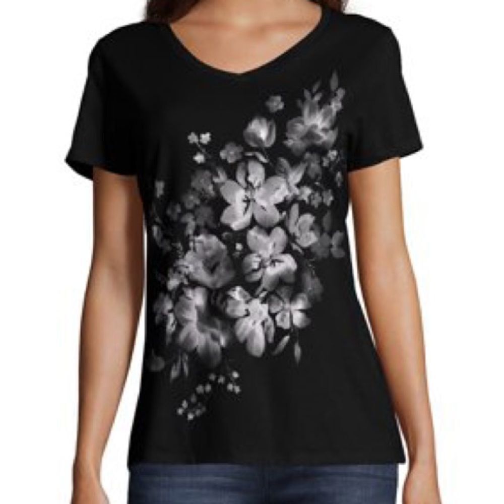 ✨ express women white beaded floral graphic tee✨